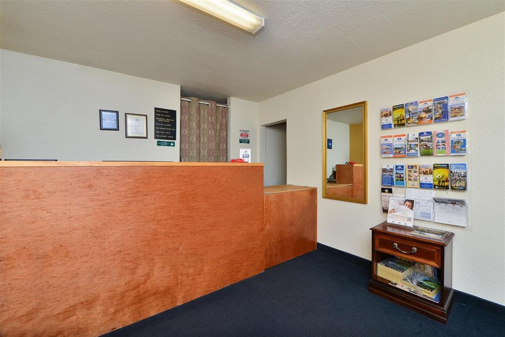 Value Inn & Suites Redding Dalaman gambar
